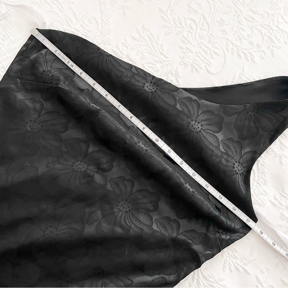 NWOT Lulus Chasing Desire Black Satin Jacquard One-Shoulder Maxi Dress Medium - Picture 9 of 11